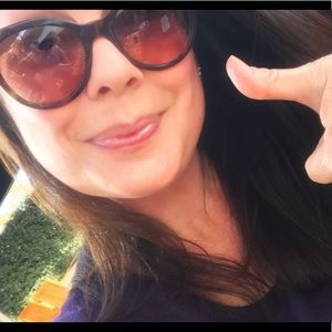 Meet your Posher, Stephany